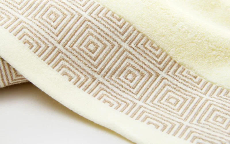 Manufacturer Supplier In Dubai Custom Cotton Thick Unique Bath Wrap Towel with A Discount