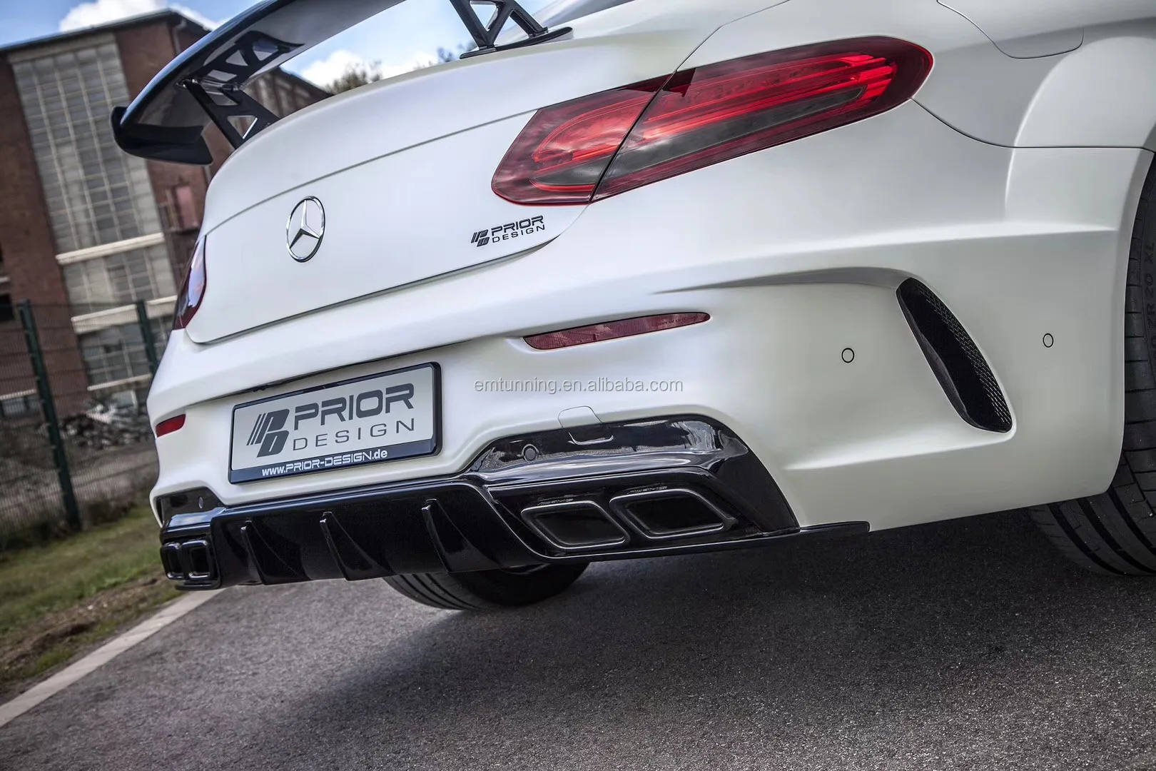 Mercedes c63 AMG Р±РµР»С‹Р№ РєСѓРїРµ