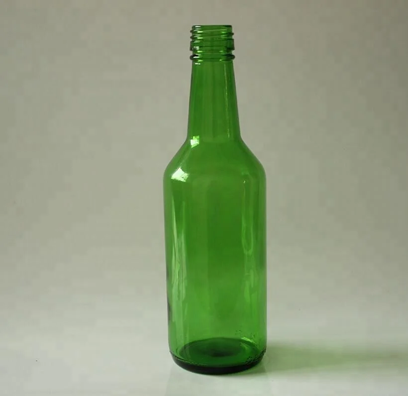 Бутылки зеленого цвета. Бутылка зеленая стеклянная. В бутылке зеленый. Зеленое бутылочное стекло. Бутыль стекло зеленая.
