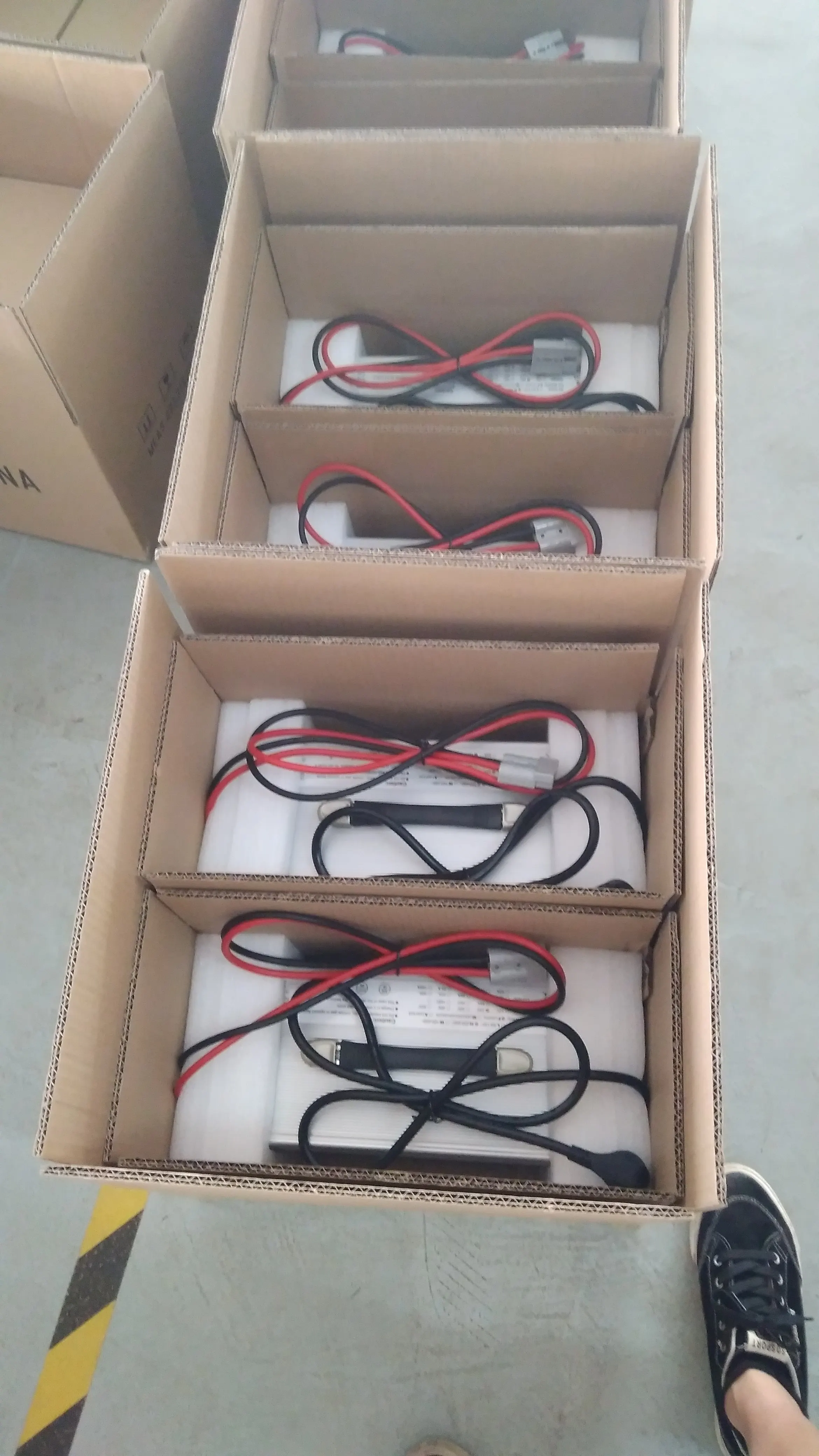 叉车电池充电器 12/24/36/48/60/72 v agm 铅酸电池充电器凝胶 agv