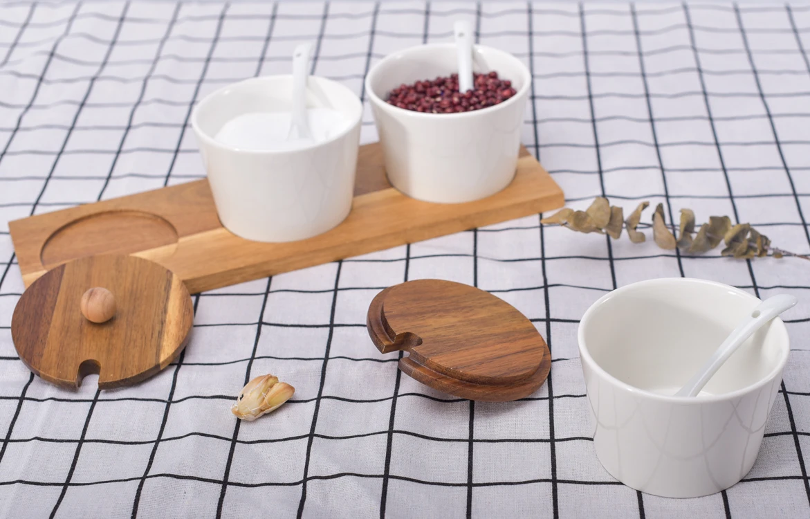 Kitchenware white ceramic condiment kitchen spice jars spice jar set with wooden lid and stand .jpg