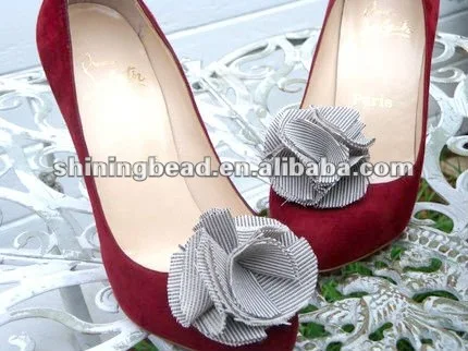 shoe-clips-gray-flower-heels.jpg