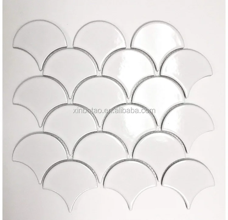 white scallop backsplash