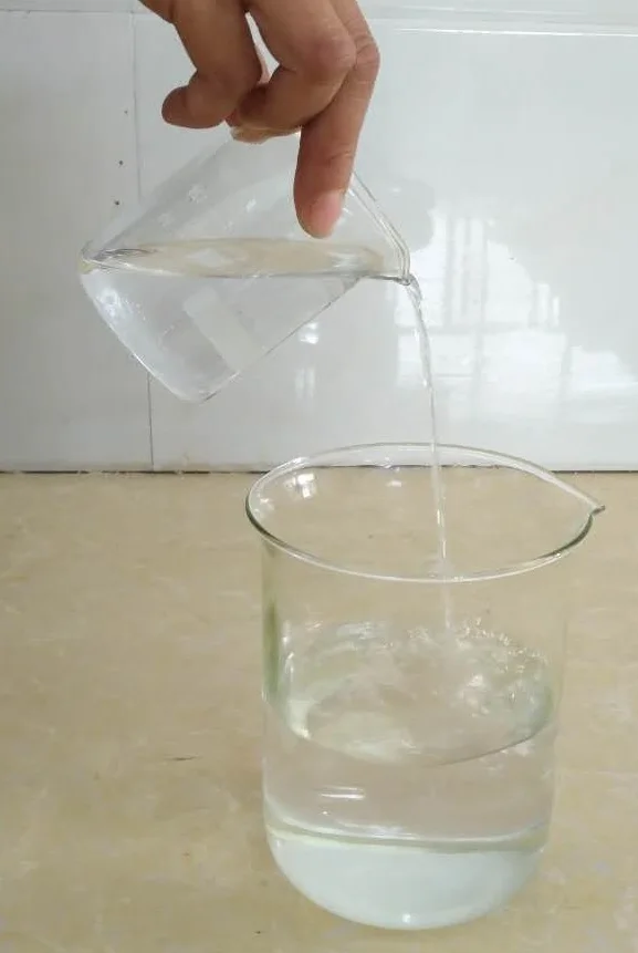 прозрачная маслянистая жидкость