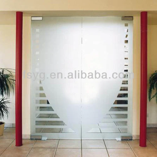 Офисные размахивая стеклянные двери