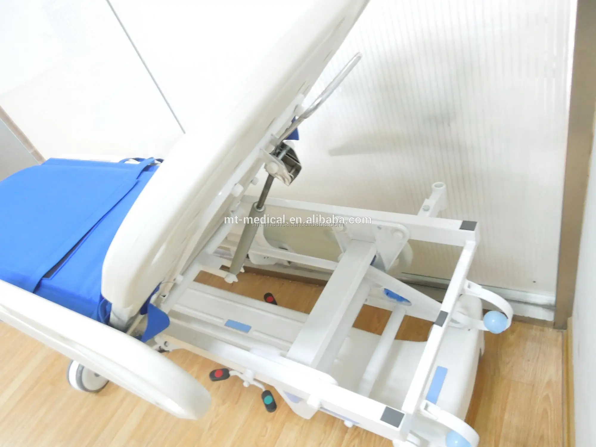 Hospital first-aid emergency patient transport stretcher