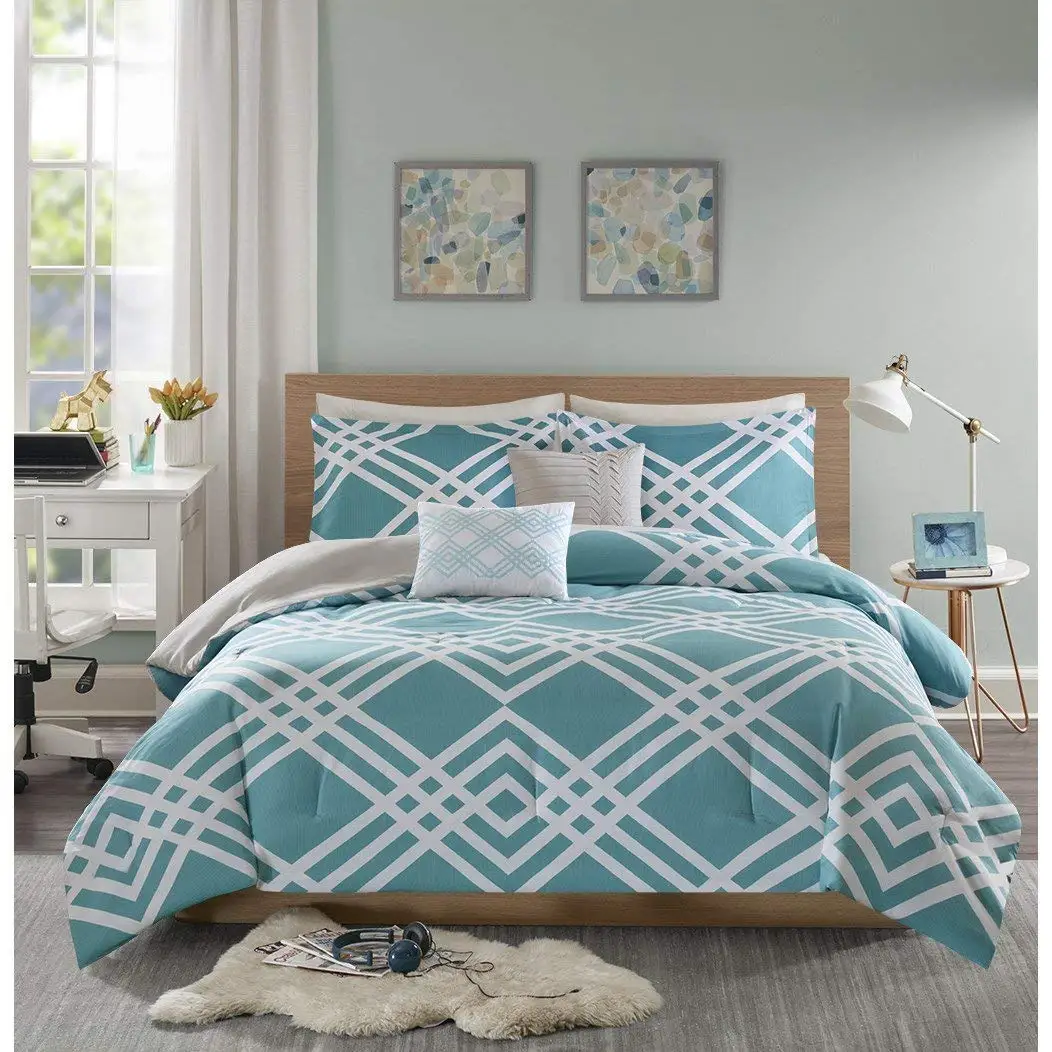 33.94. Intelligent Design Hailey Comforter Set Full/Queen Bedding Sets - Te...