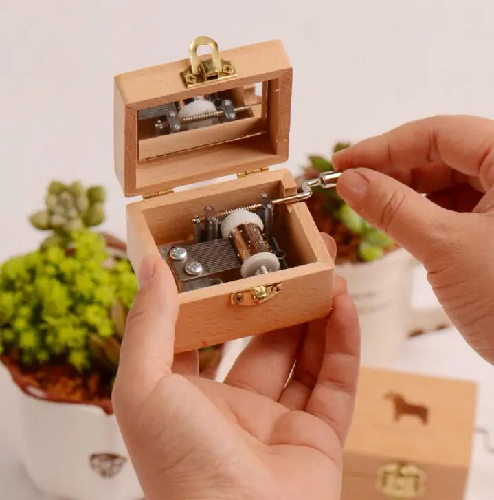 Wholesale Custom Wooden Music Box Toy Buy Hand Crank Music Box,Wooden