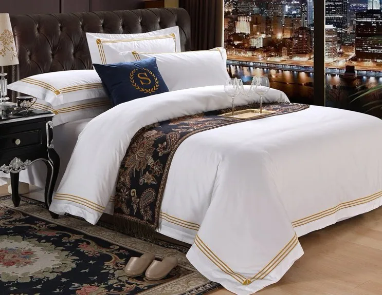 Customized Designs For Choice Luxury Fabric White Hotel Quality Bedding Set Duvet Cover Quilt