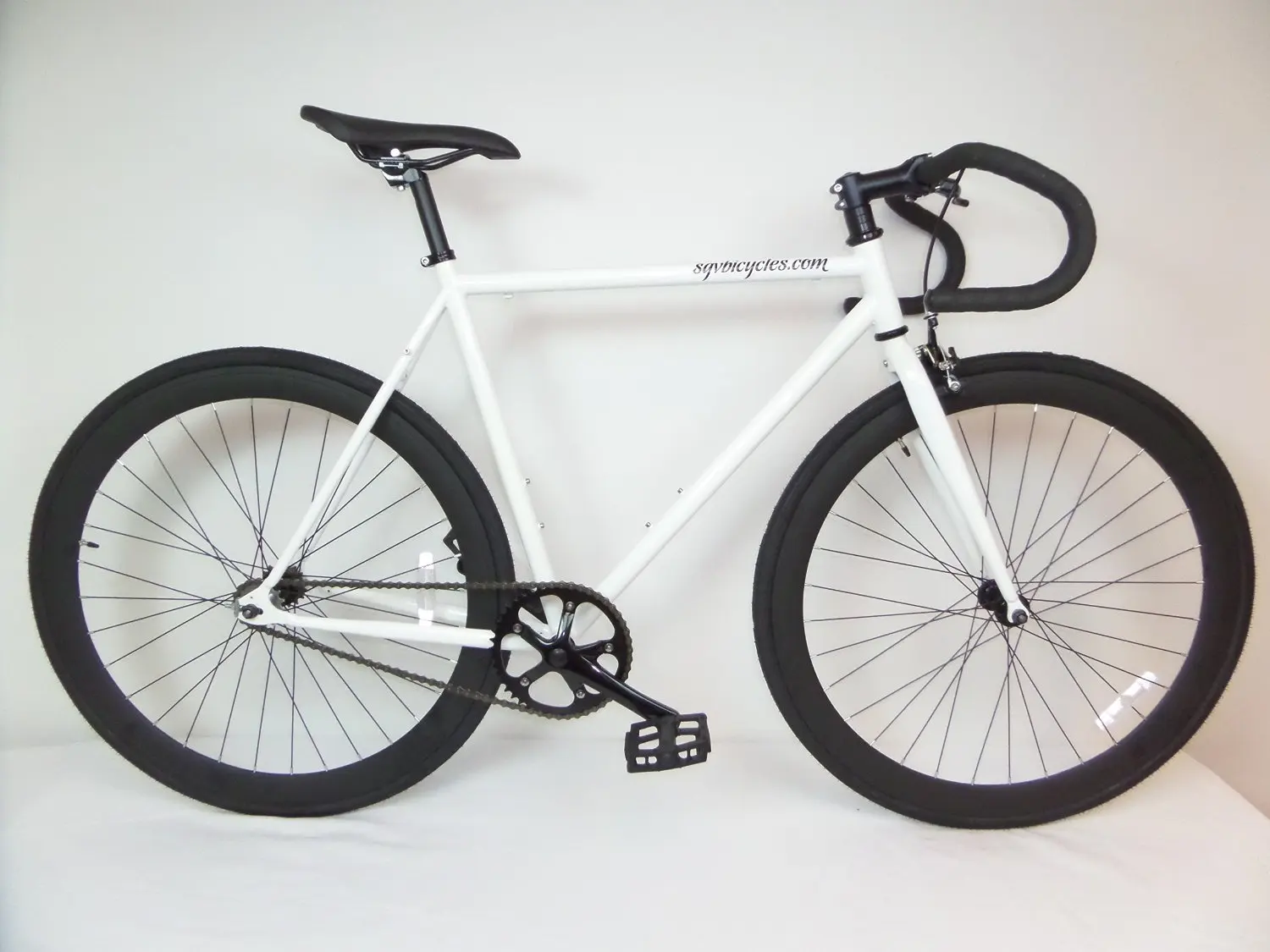 white fixie bike