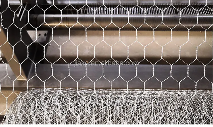 Fully automatic hexagonal wire mesh making machine