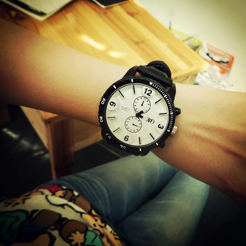 Завод прямых продаж любовник наручные часы мода свободного покроя большой часы поддельные набор дизайн планки PU аналоговый кварцевые лучше цена WWFA1511