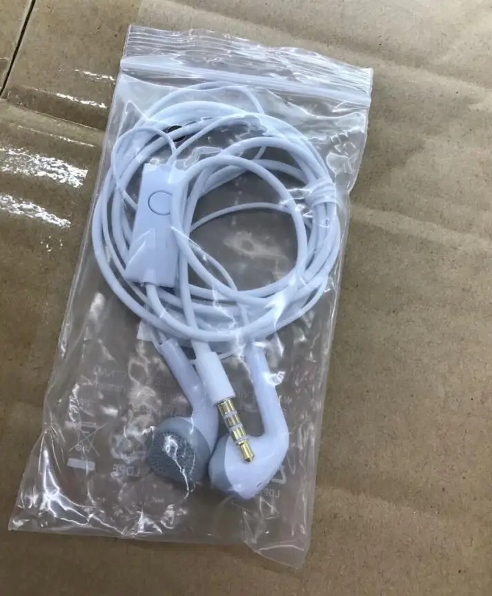 EARPHONE 2.jpg