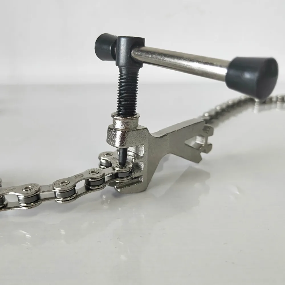 chain rivet extractor tool