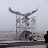 Polished Mirror Stainless Steel Metal Eagle Statue With Sphere Sculpture In The Plaza