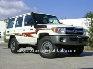 2013 toyota land cruiser hzj76