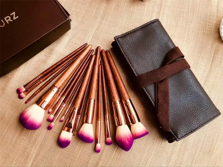 makeup brush.jpg