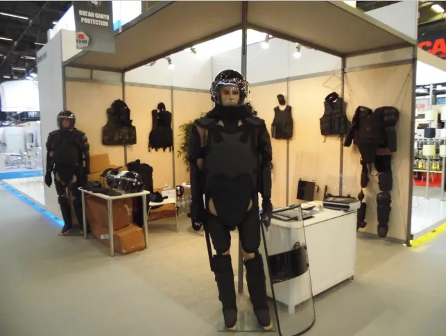 clear polycarbonate riot shield for police full torso protection