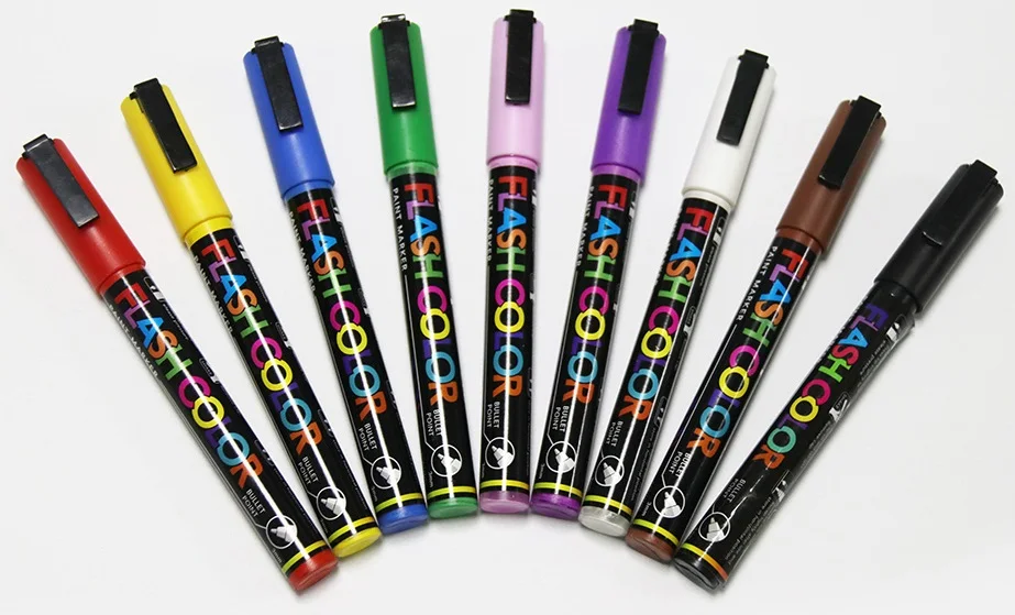 фломастеры в стакане