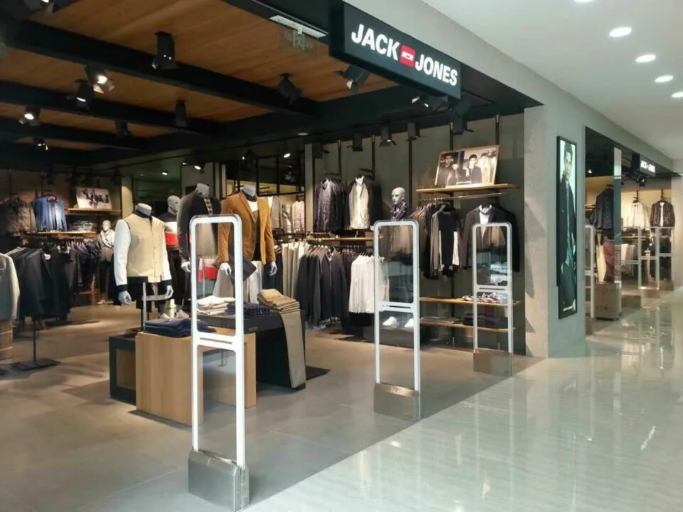 Bulanti магазин мужской. Bulanti магазин. Bulanti магазин мужской. Салон мужской одежды. Магазин муж одежды.