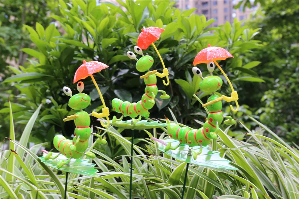 Osgoodway China supplier Factory direct sale Cartoon Lawn bug shape Plastic Garden Decor Stakes in Insect Kingdom Museum