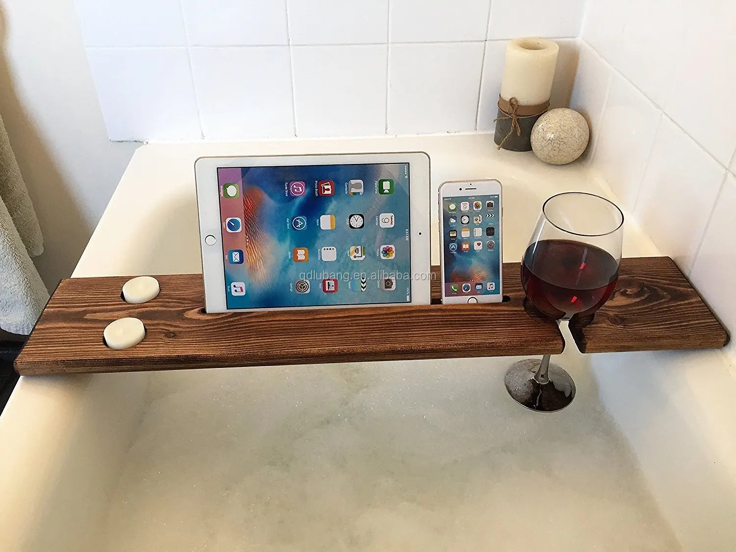 столик в ванную для вина и планшета