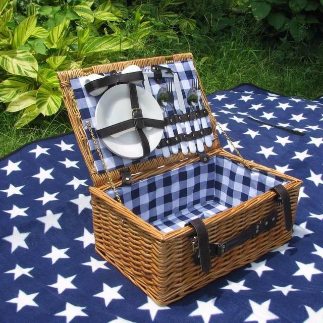 picnic basket for 4 images