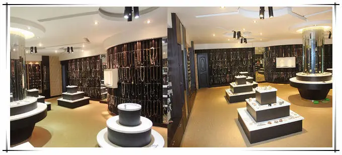 Wholesale Embroidery Rhinestone Shoulder Brooches Epaulettes and Fashion Brooches for Men Suits_.jpg