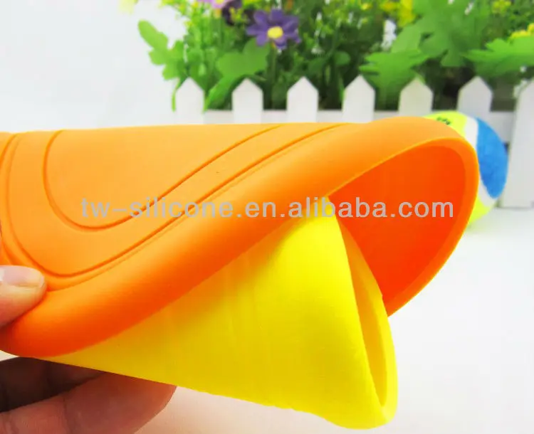 pet frisbee any color