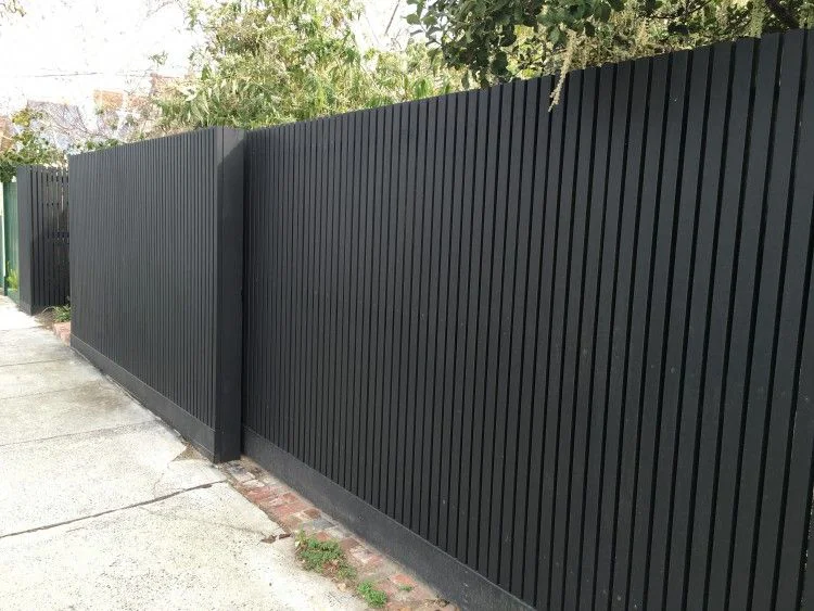Забор из профнастила графит фото