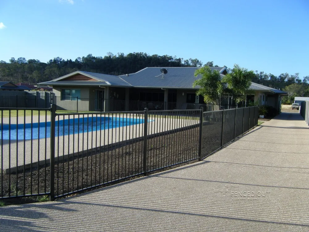 Copy-of-pool-fence-1.jpg