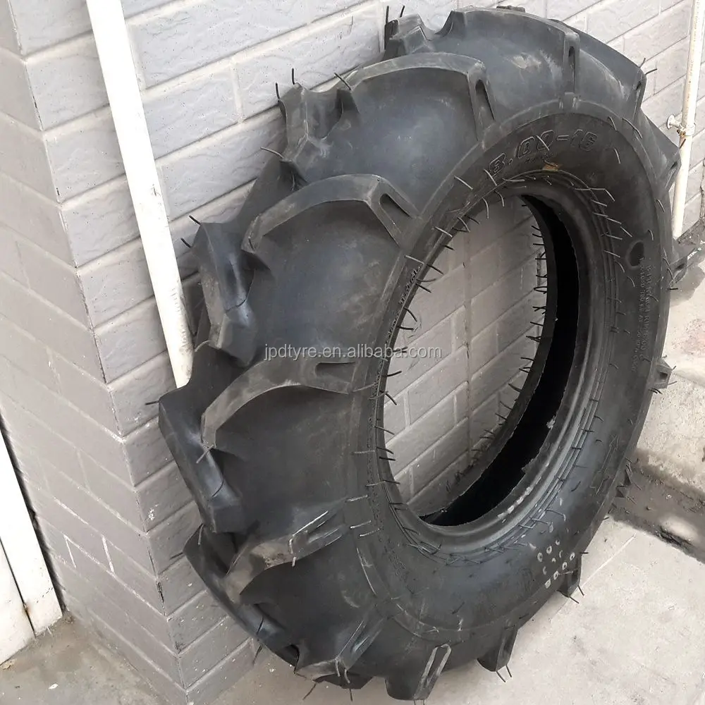 pneu tracteur de ferme