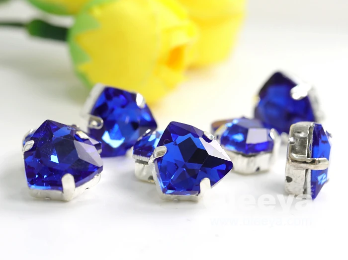 Oleeya Factory 13*18 Glass Teardrop Pointed Back Rhinestones Crystal Strass Pendant Gemstone in Bulk Designs for Garment