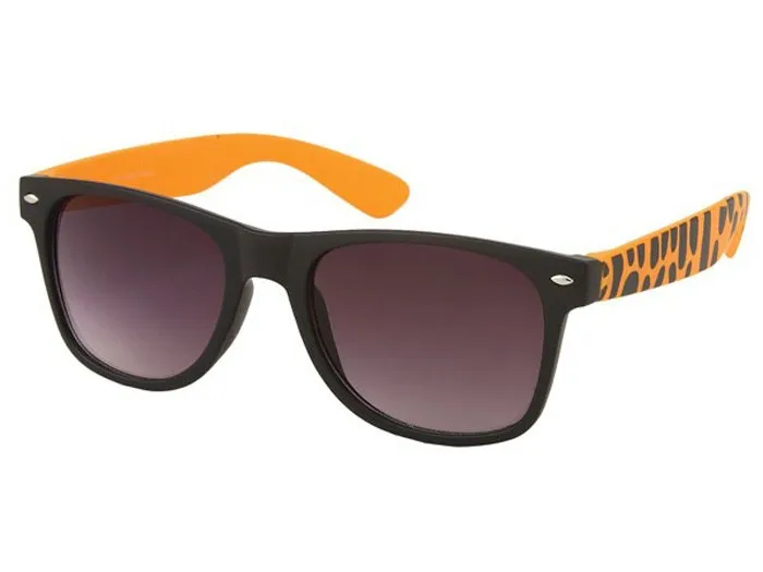 热卖塑料眼镜架便宜促销塑料太阳镜