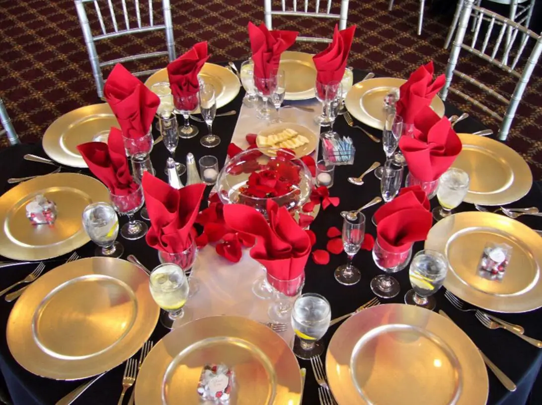 Tableware Cheap Plastic Gold Silver Beaded Charger Plates Wedding Decoration