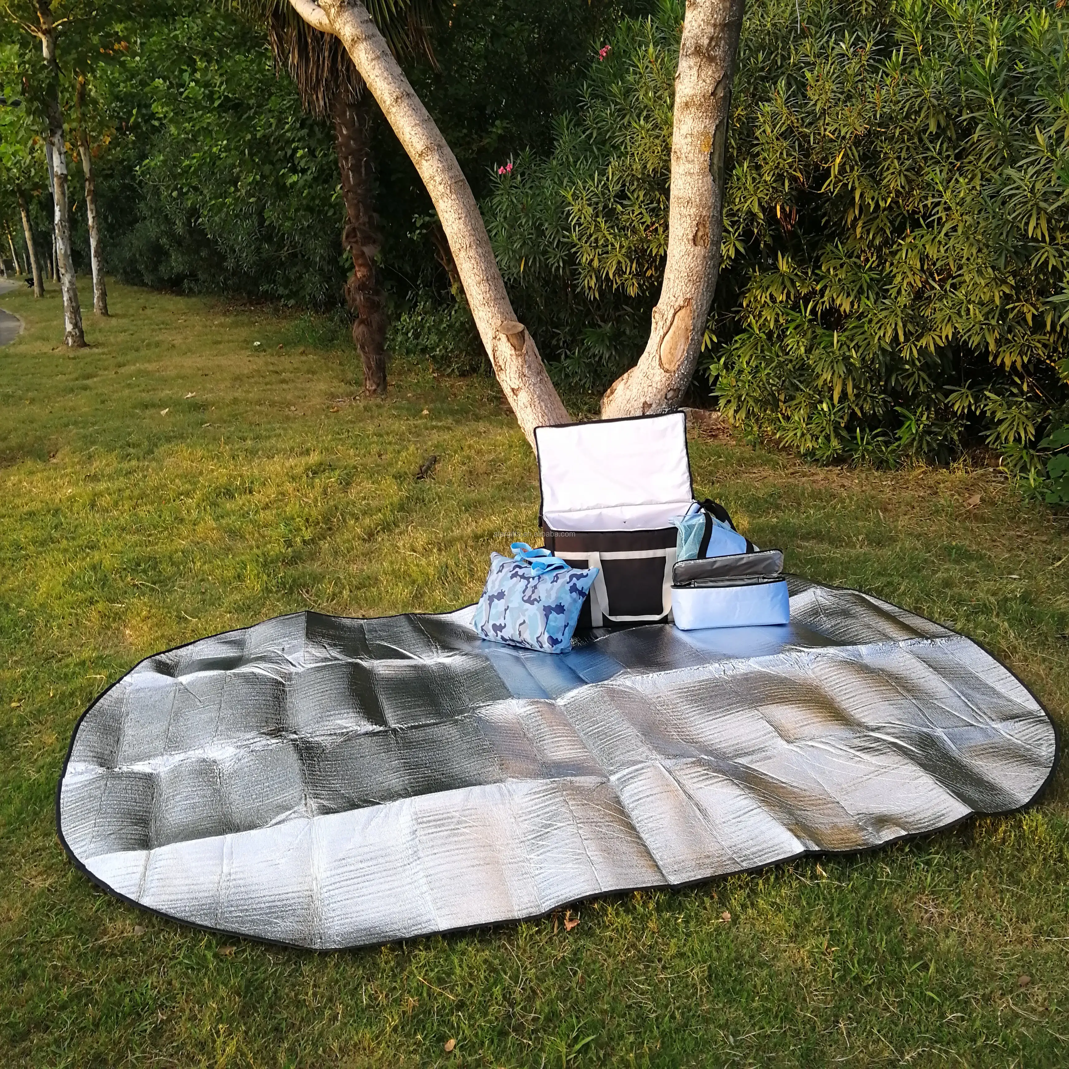 Waterproof Cheap 200*200cm Folding Aluminum Foil Picnic Mat Buy