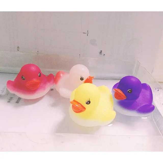 custom made rubber duck color changing bath toy