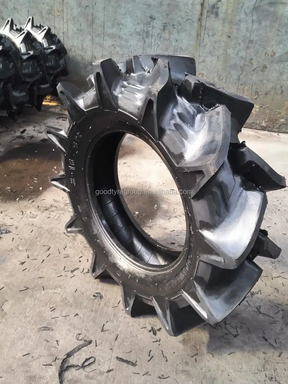 Japan Standard Tractor Tyres 716 70016 For Farm Tractor Tyre Deep