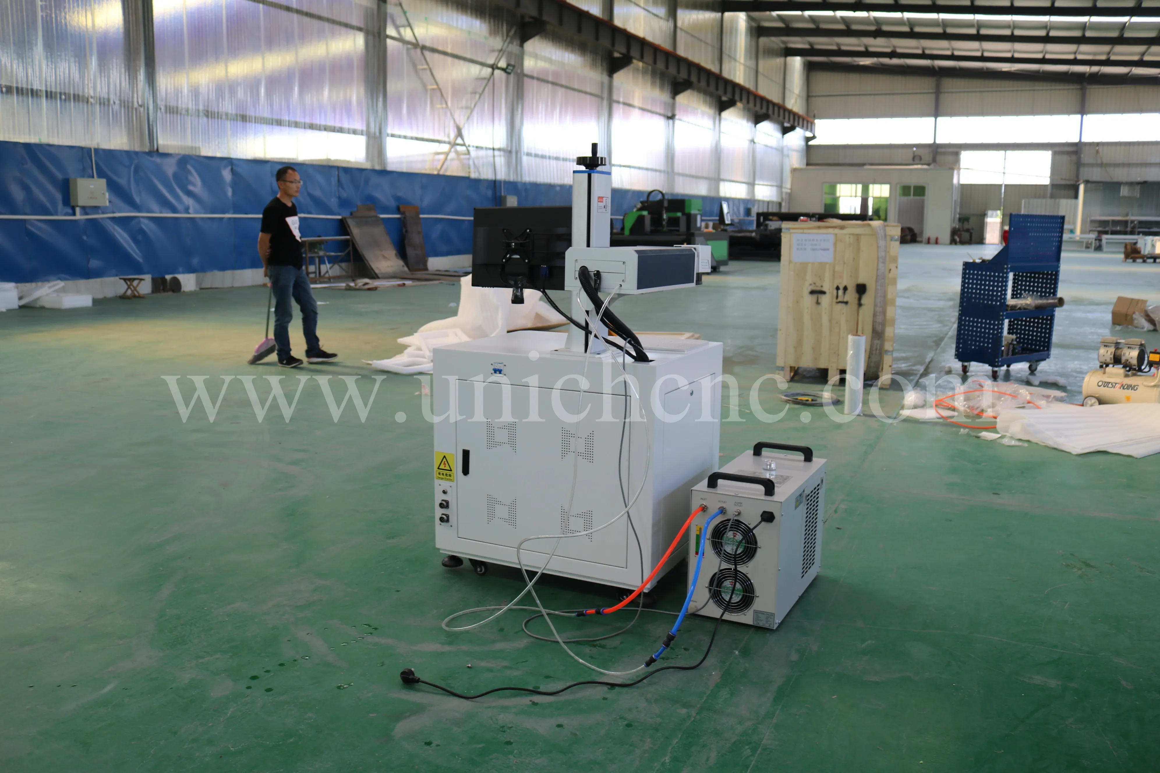 hot sale 3W 5W plastic mark logo UV laser marking machine