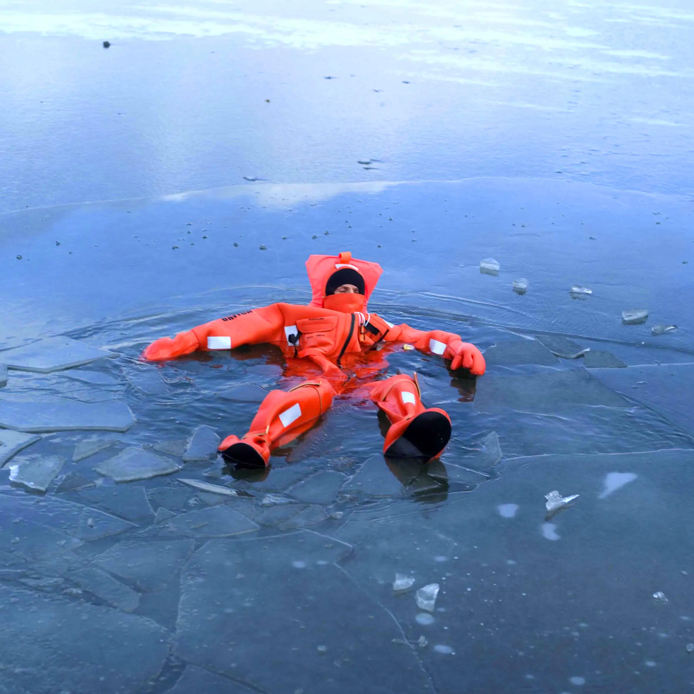 immersion suit3.jpg
