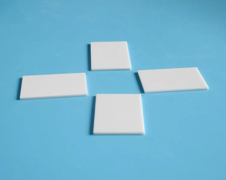 Пластина из керамики. Thin plates. Салат на плоской тарелке. • phraseology: theory, analysis, and applications. Thin plates.