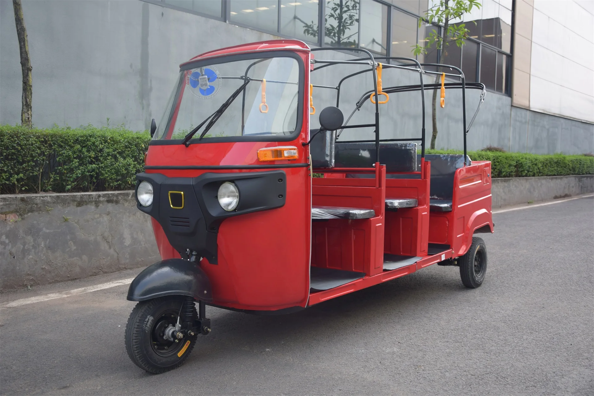 bajaj tuk tuk (5).JPG