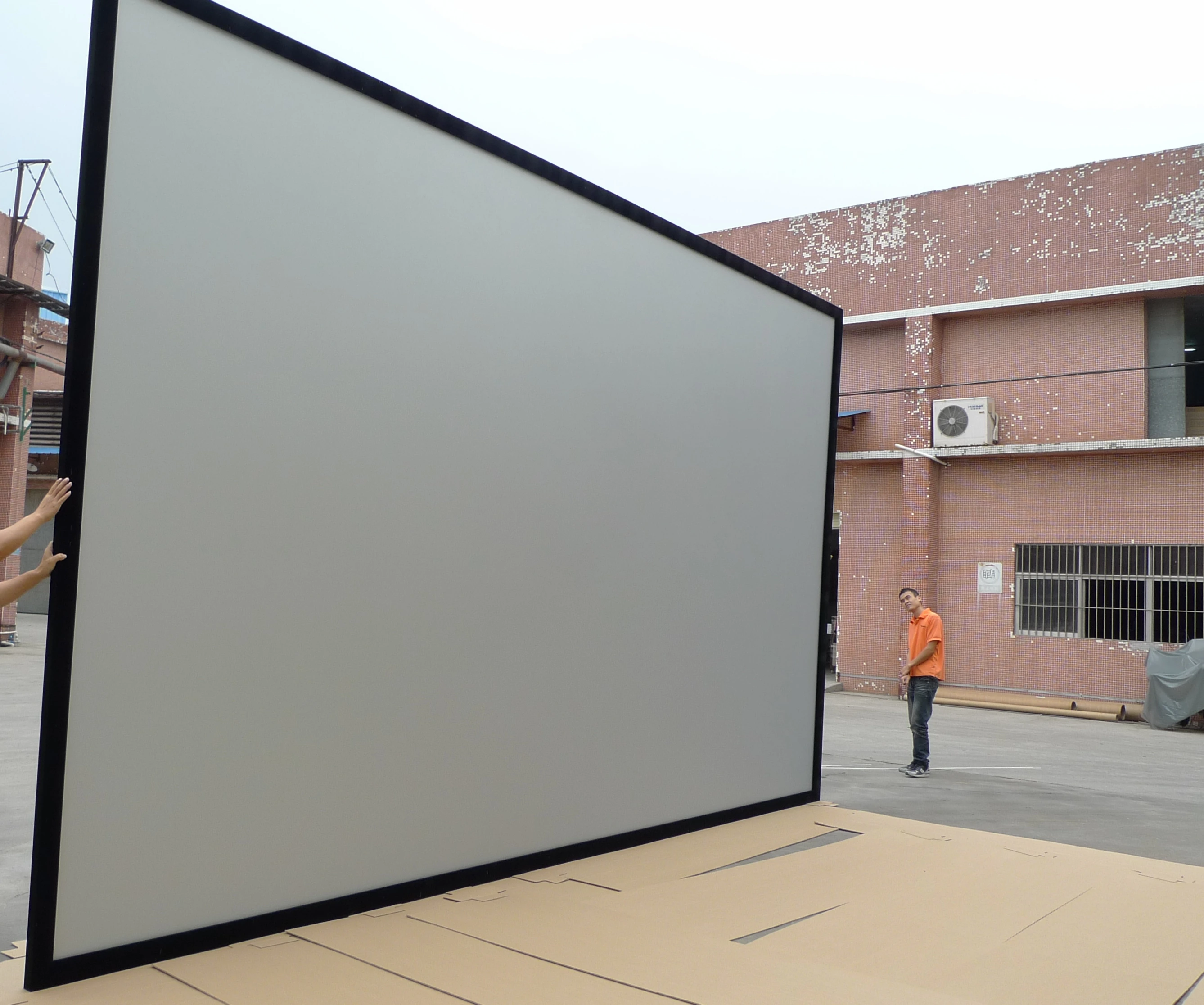 400-inch-Fixed-Frame-Projection-Screen-for.jpg