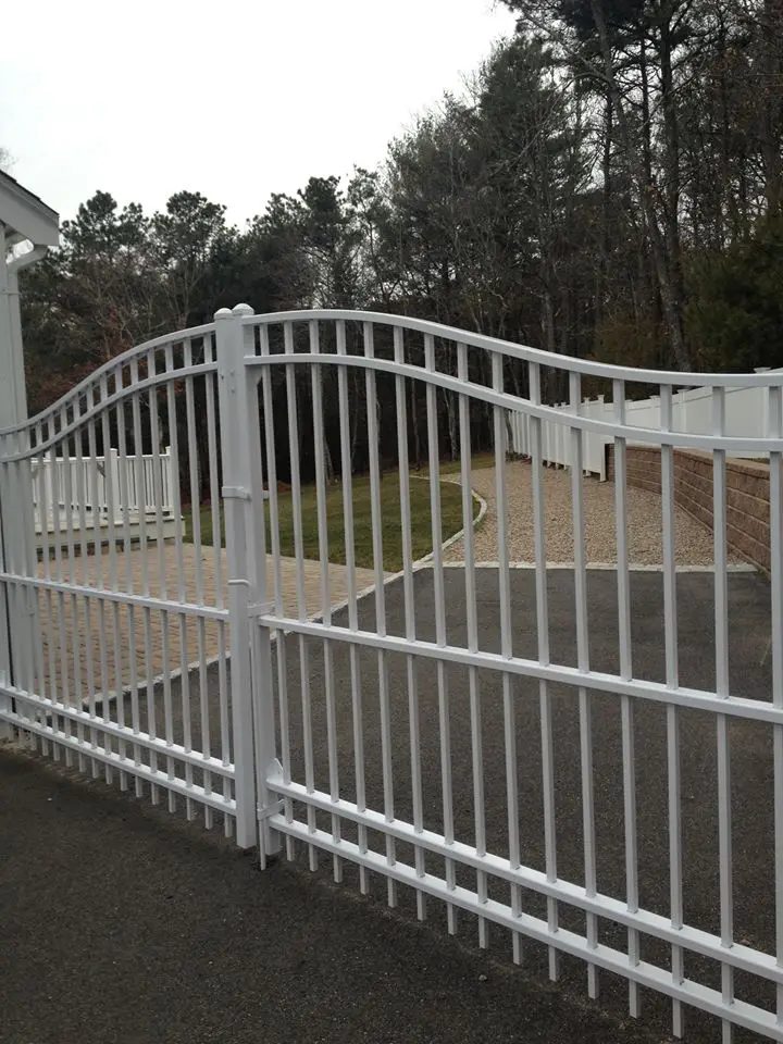 Alibaba Best seller cheap used wrought iron gates/wrought iron fence/steel fance(factorary)