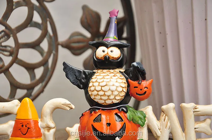 Resin Owl Halloween Decoration Wizard Pumpkin figurine with "Welcome"