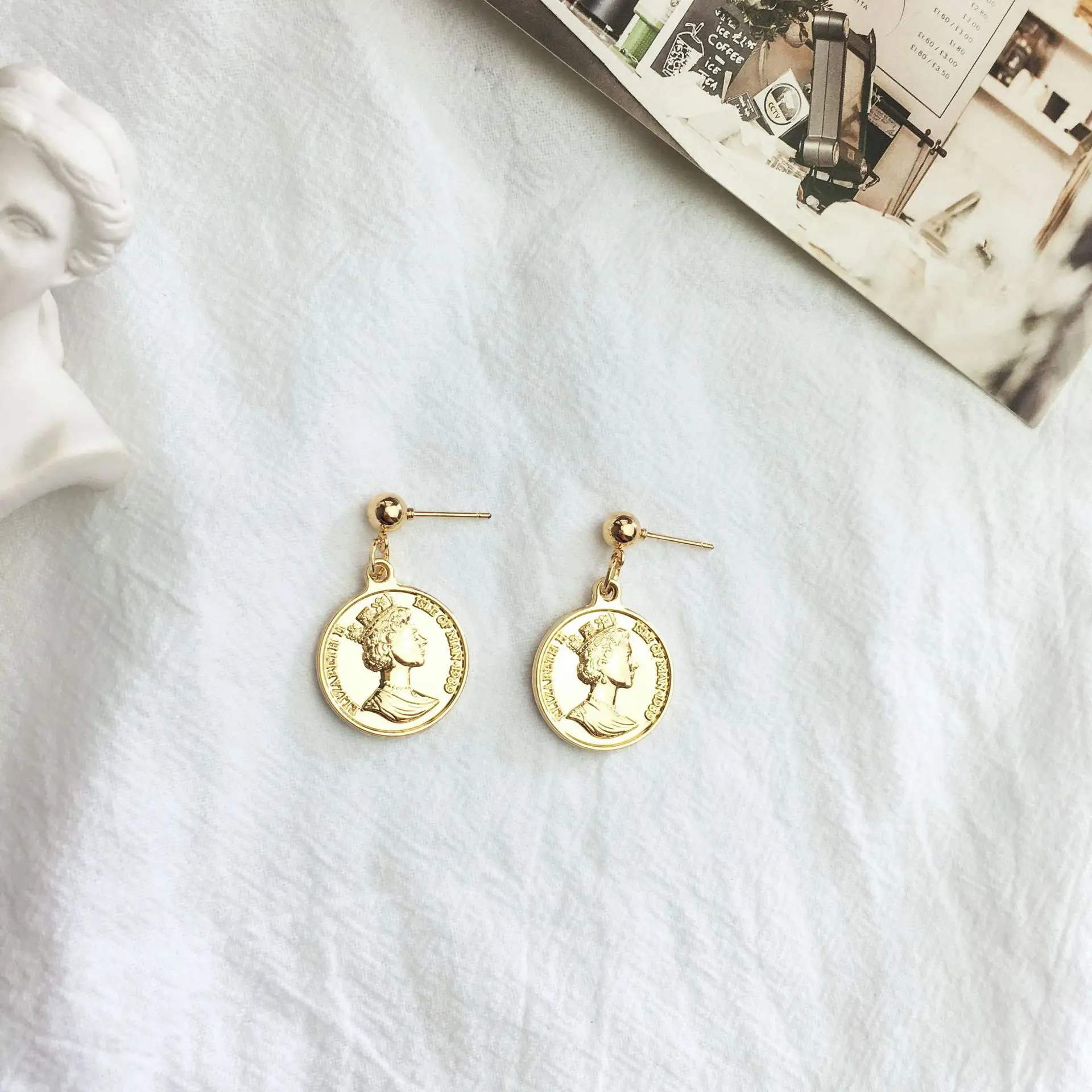 Fashion Retro Gold Coin Earring Elizabeth Queen Head Coin Drop Earring