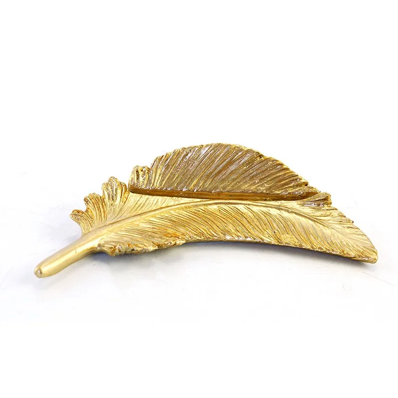 Resin Feather Decorative Feather Shape Business Name Card Holder Gold Napkin Rings Wedding Gifts manufacture