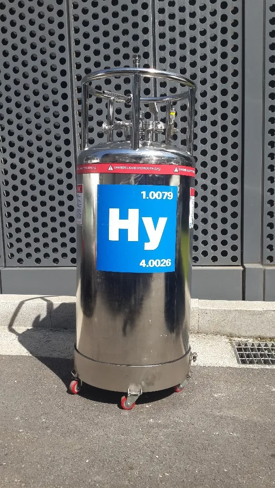 Liquid-Hydrogen-Dewar.jpg