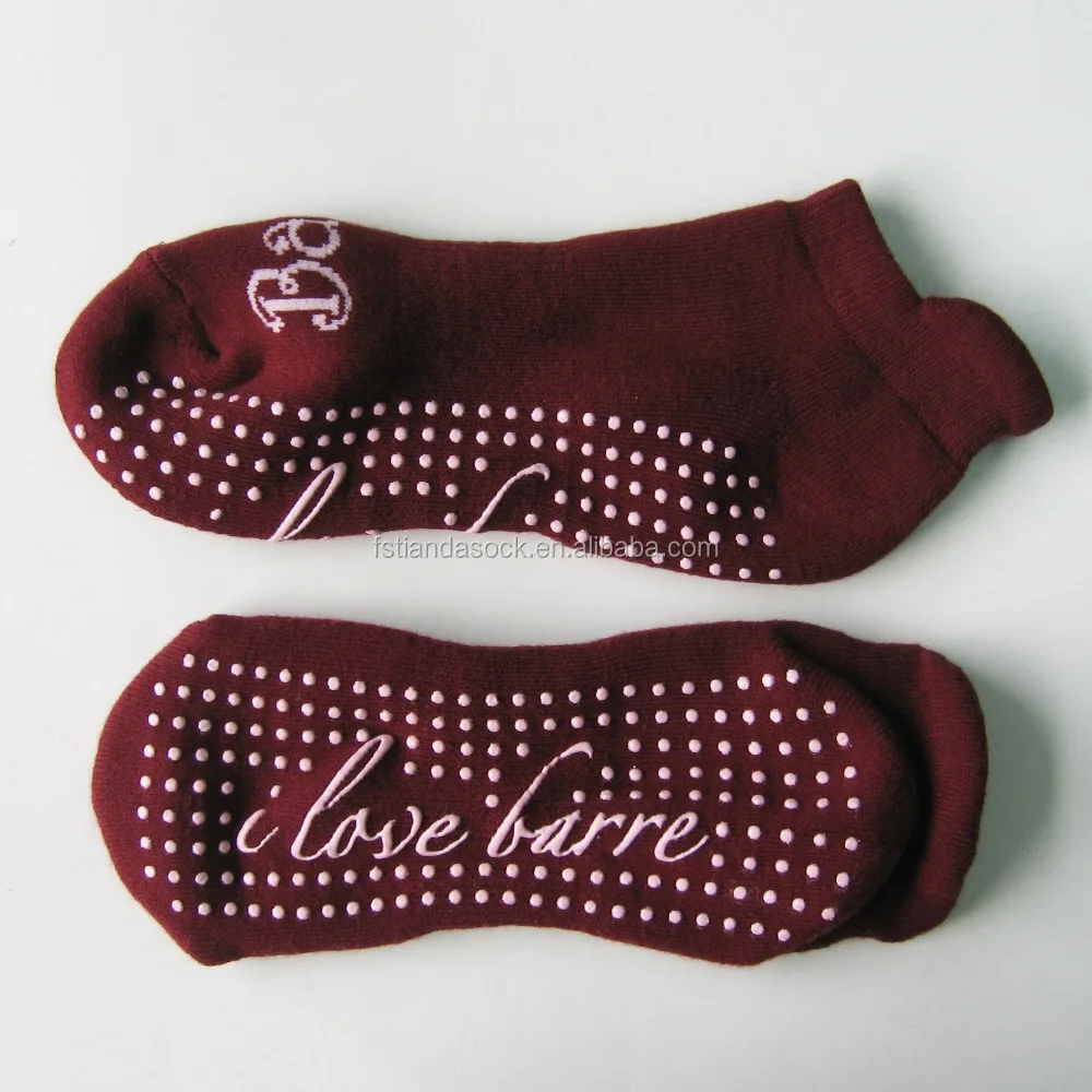 Customized Logo Words Anti Slip Gripper Sock Non Slip Grippy Sock