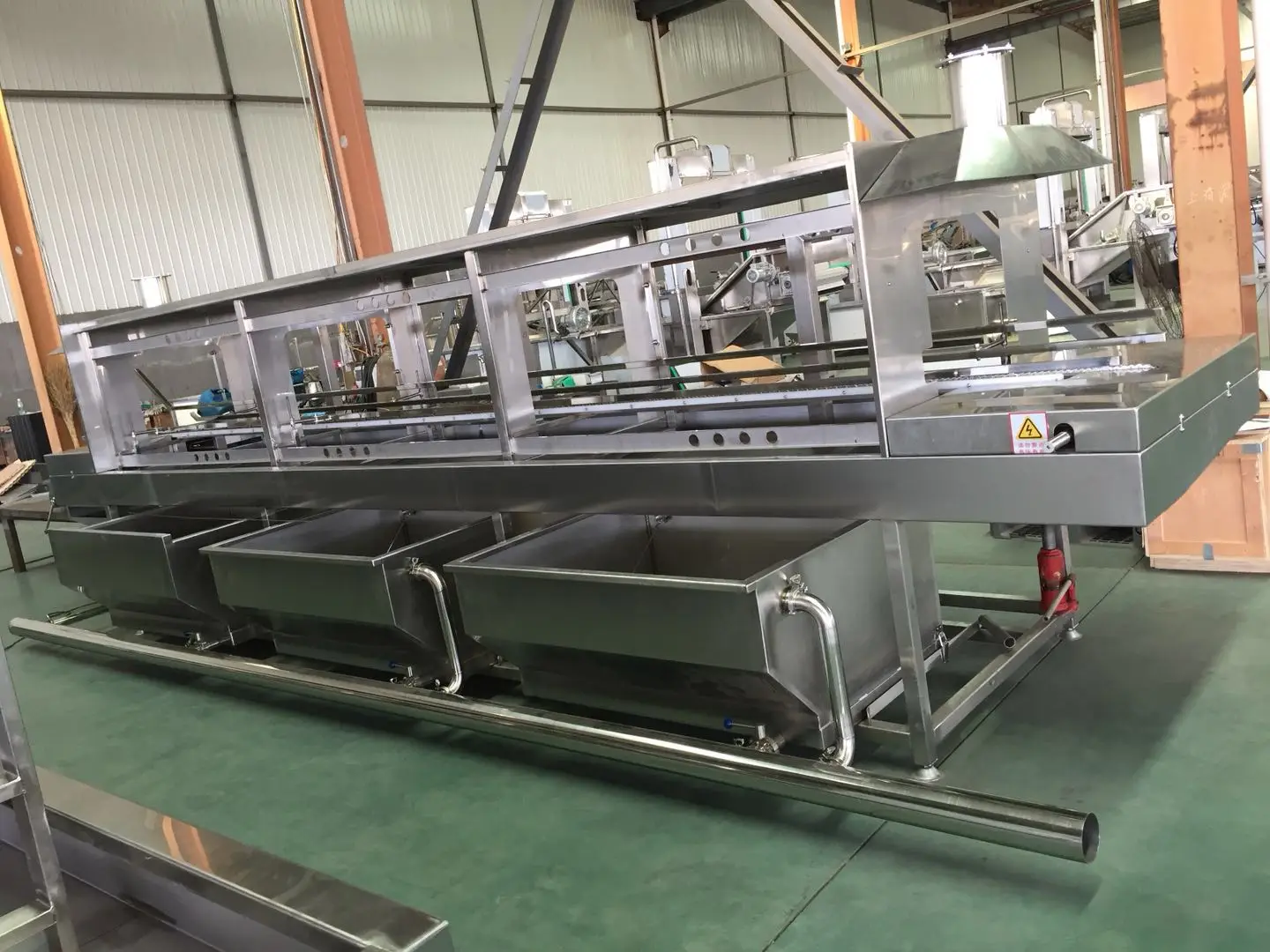 Automatic High Efficiency Industrial Poultry Cages Box Washing Machine